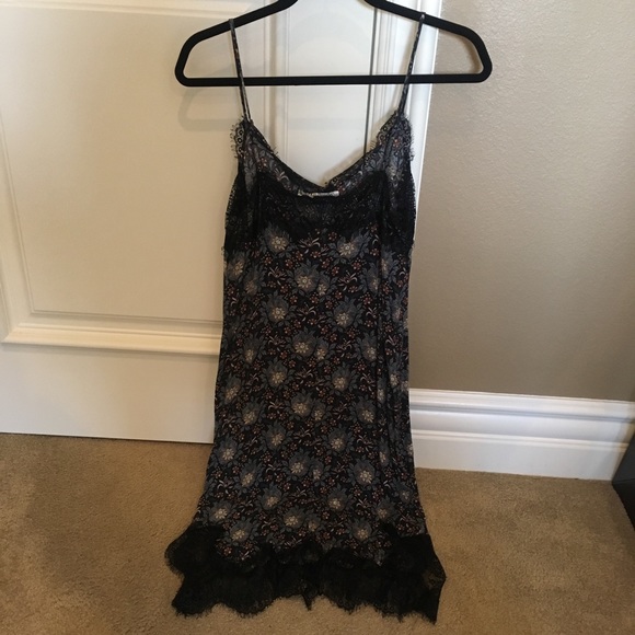 Irene’s Story: Blue Patterned Dress w/ Lace Hem - Picture 4 of 4